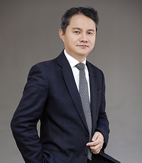 逸马集团董事长、中国连锁教父、中国连锁经营研究院院长、上海交大连锁研究所执行所长、广东省内蒙古商会会长、中国合作贸易企业协会连锁分会会长